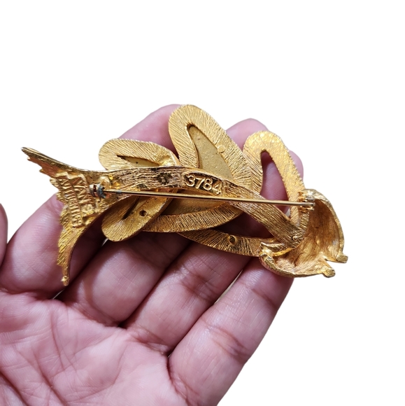 Vintage Van's Authentic #3784 Gold Toned Enamel Fin Fish Pin - Picture 2 of 2